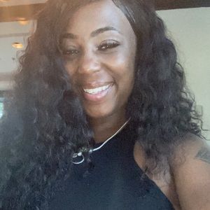 Meet your Posher, Ebony